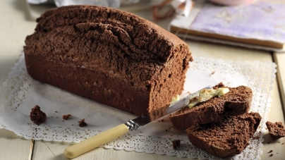Εύκολο και γρήγορο σοκολατένιο ψωμί απο τον Άκη Πετρετζίκη !