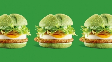 Πράσινα και κόκκινα burgers στα McDonald’s της Κίνας! Δείτε τον λόγο!