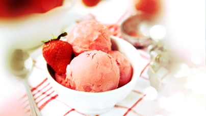 Frozen yogurt με γεύση φράουλα