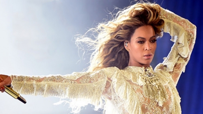 Η Beyonce έκανε… βασιλική και ultra sexy εμφάνιση στα VMAs
