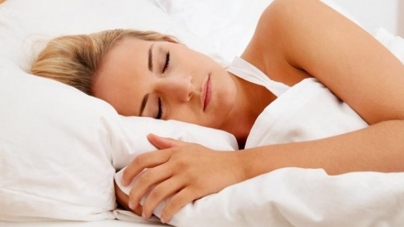 Τι πρέπει να σκέφτεστε για να σας πάρει πιο γρήγορα ο ύπνος;