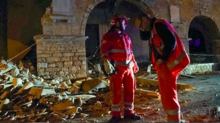 Aπολογισμός των ζημιών μετά τον ισχυρό σεισμό στην Ιταλία
