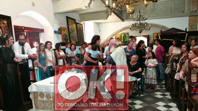 Η βάπτιση του γιου Κύπριας ηθοποιού με θέμα τους “Τρεις σωματοφύλακες”
