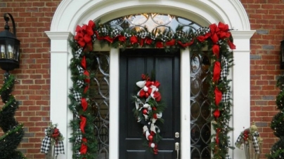 Ιδέες Χριστουγεννιάτικης διακόσμησης πόρτας – εισόδου σπιτιού