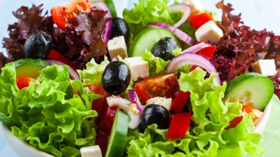10 tips που θα «απογειώσουν» τη σαλάτα σου