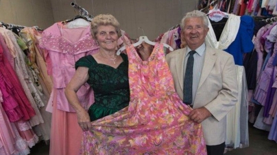 Ο άντρας που αγόρασε 55.000 φορέματα για την γυναίκα του!