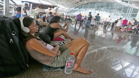 Εκατοντάδες τουρίστες βρέθηκαν αποκλεισμένοι στο Μπαλί