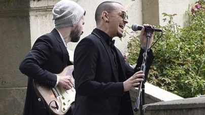 Σοκ: Αυτοκτόνησε ο τραγουδιστής των Linkin Park, o Chester Bennington