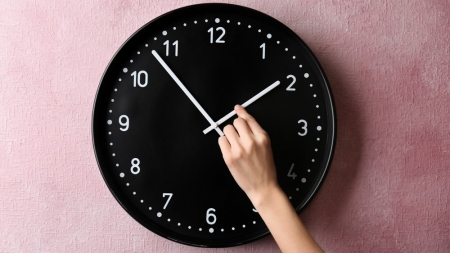 Αλλαγή Ώρας 2022: Πότε Θα Πάμε Τα Ρολόγια Μας Μια Ώρα Μπροστά